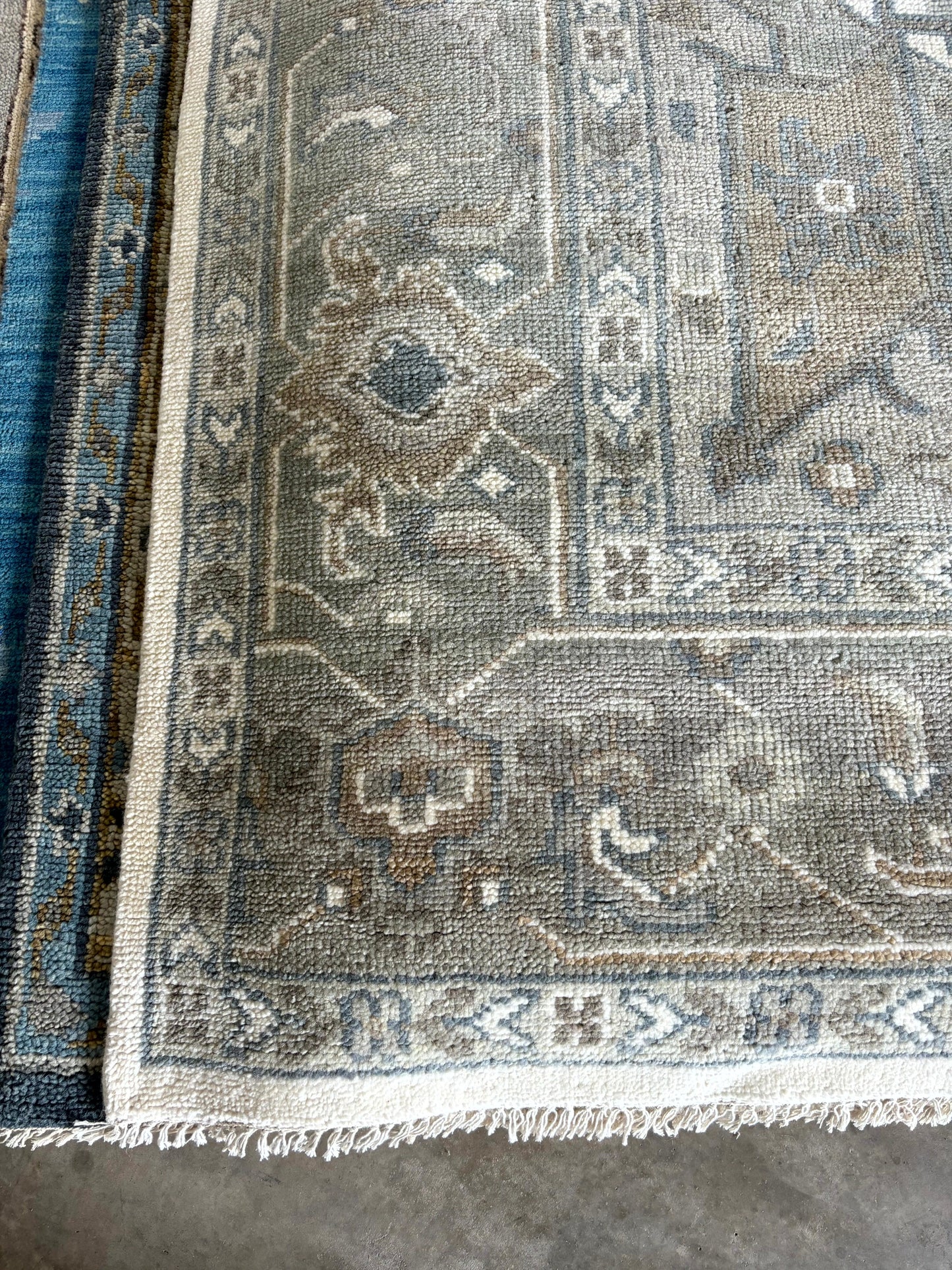 Simara 10x14 Gray and Cream Hand-Knotted Serapi Rug