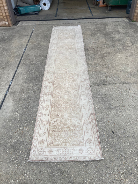 Malapania 2.5x12 Hand-Knotted Beige Oushak Runner