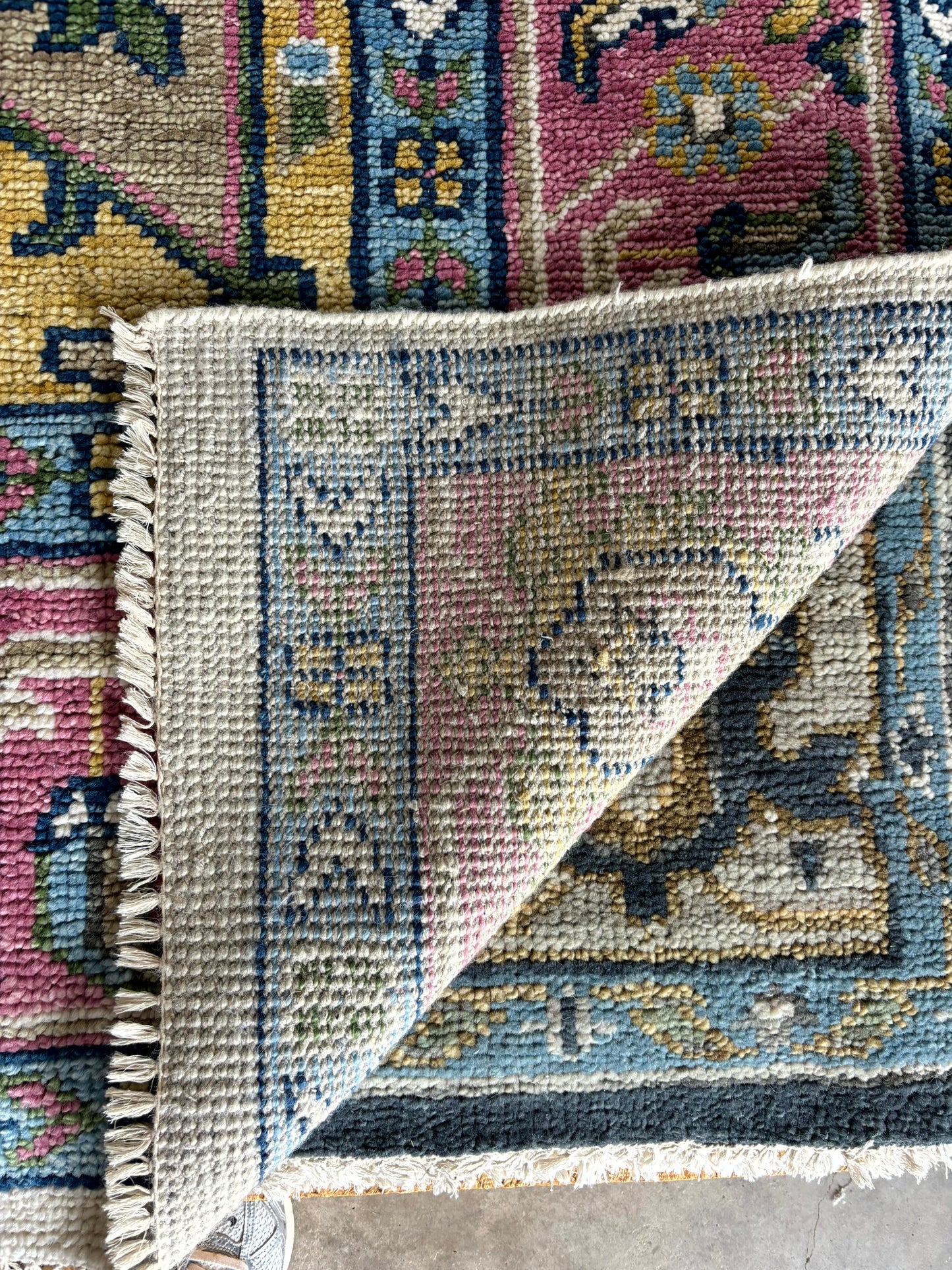 Nasalet 9x12 Dark Pink and IVory Hand-Knotted Serapi Rug