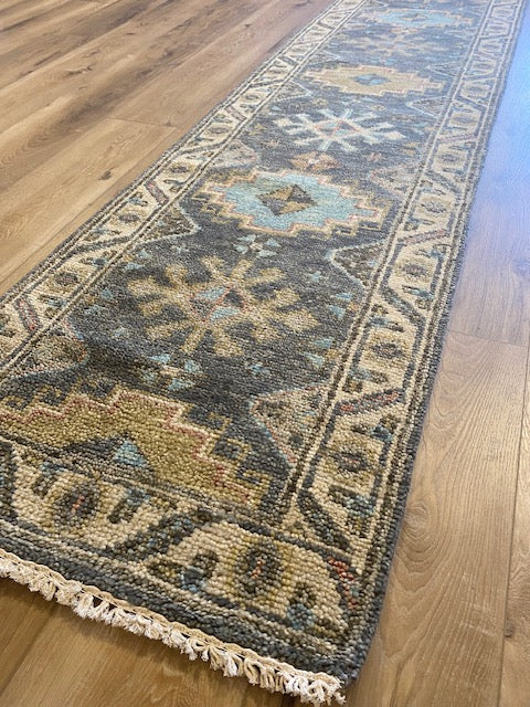 Carabo 2.5x10 Gray Hand-Knotted Oushak Runner