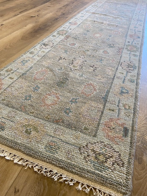 Caballo 2.5x10 Hand-Knotted Grey Oushak Runner